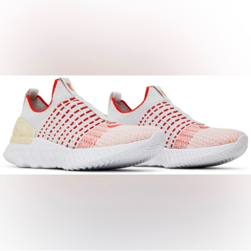 NWOT Nike Women’s React Phantom Run Flyknit 2 running sneaker - Vast Grey Orange